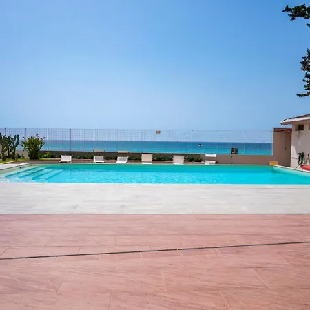 Calliope Pool Sea View