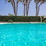 Calliope Pool Sea View Apartment