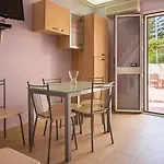 Calliope Pool Sea View Apartment *